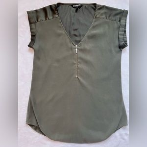 Express Blouse with Zipper detail